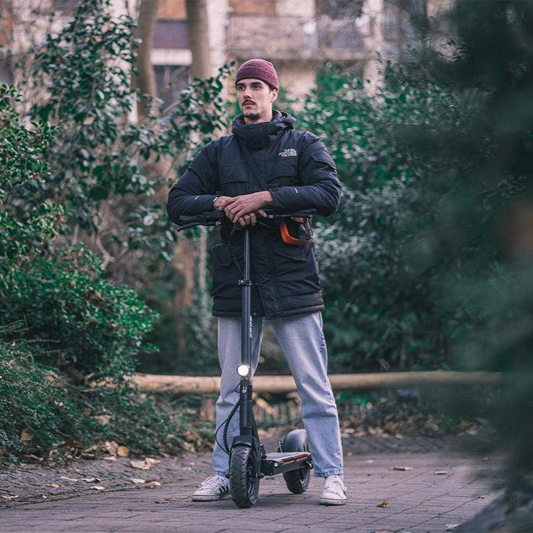 Trottinette Électrique Eroz Kapacity 10 : Performante et Abordable