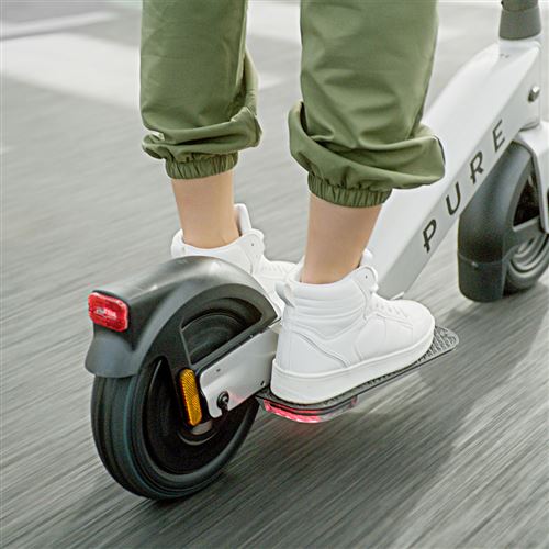 Trottinette Électrique Pure Avance + : Compacte et Innovante