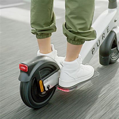 Trottinette Électrique Pure Avance + : Compacte et Innovante